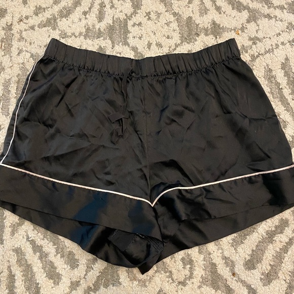 Victoria’s Secret Black Silky PJ Set XS - Picture 5 of 7